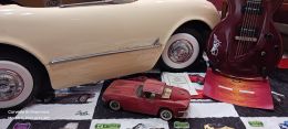 1953 corvette pedal car serial e53pcf0136 and 2003 50th anniversary corvette gibson les paul vin e03n023  